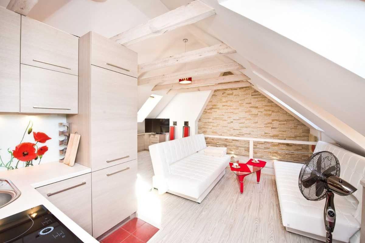 Dwupoziomowy Stylowy Apartament Przy Centrum Gdyni, Niedaleko Morza กดิเนีย ภายนอก รูปภาพ